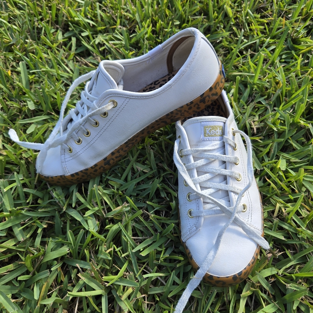 Keds Women’s Size 7.5 Leather Sneakers / Casual Shoes — Used
